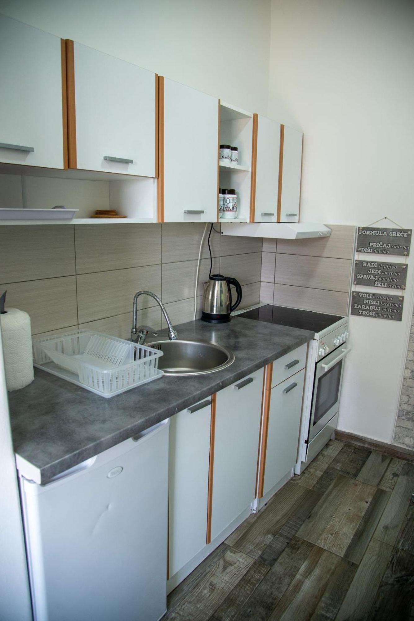 ורדניק Apartmani Maslacak מראה חיצוני תמונה