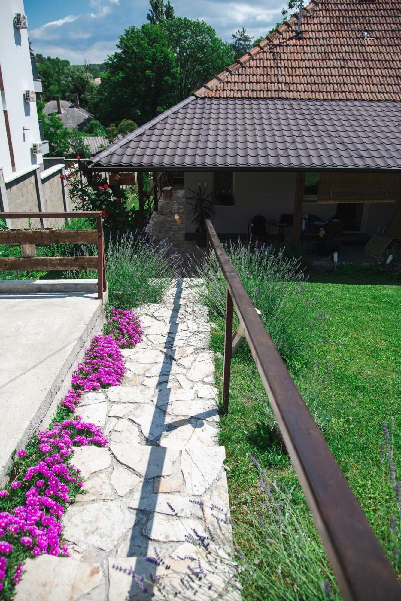 ורדניק Apartmani Maslacak מראה חיצוני תמונה